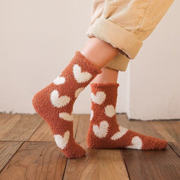 Heart matching fuzzy socks for couples - Image 4